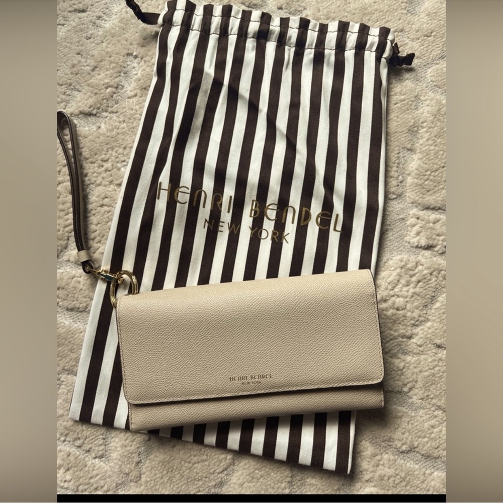 Henri Bendel Beige Wristlet Clutch